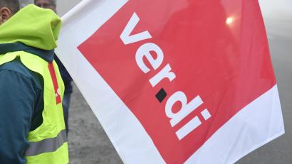 Symbolbild: Petra Hartl
Die Gewerkschaft Verdi geht mit einer Forderung von sieben Prozent in die Tarifverhandlungen für die Beschäftigten im Handel.