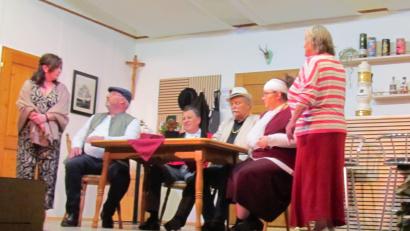 Bild: sei
Drei Paare kämpfen mit Irrungen und Verwissungen und hoffen auf ein Happy End, das nicht bei allen eintrifft.