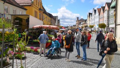 Bild: ak
Der Frühlingsmarkt in Kemnath hatte viele Besucher aber leider nur wenige Fieranten.