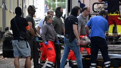 Bild: Federico Gambarini/dpa
Bei der Festnahme wurde der Tatverdächtige von Polizisten angeschossen und dabei schwer verletzt. (Archivbild)