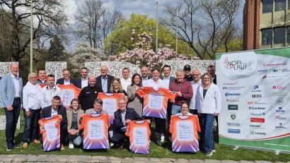 Bild: Lowak
Nun kann der Nofi-Lauf kommen. Die Teilnehmer der Pressekonferenz strahlten mit der Sonne um die Wette.