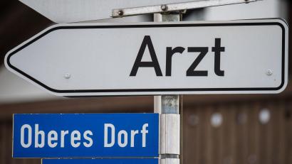 Bild: Armin Weigel/dpa
Prämien sollen die medizinische Versorgung auf dem Land sichern. Symbolbild)