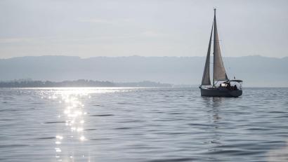 Symbolbild: Marijan Murat/dpa
Eine Frau aus Deutschland starb, ihr Ehemann rettete sich mit einem Sprung ins Wasser.