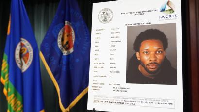 Bild: Damian Dovarganes/AP/dpa
Gegen den US-Musiker David Burke alias D4vd wurde Mordanklage erhoben.