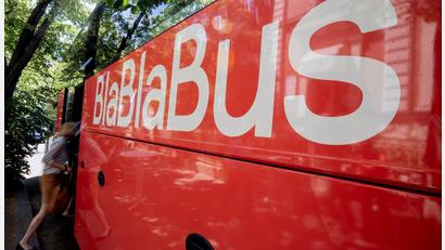 Bild: Christoph Soeder/dpa
Das Unternehmen BlaBlaCar stellt sein Busnetz ein. (Archivbild)