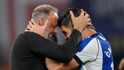 Bild: Jose Breton/AP/dpa
Interessant, was die KI den Vereinsbossen von Real Sociedad zu Pellegrino Matarazzo erzählte.
