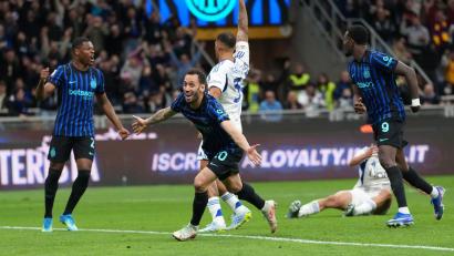 Bild: Luca Bruno/AP/dpa
Hakan Calhanoglu war für Inter Mailand der Matchwinner gegen den AC Como.