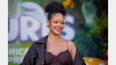 Bild: Jordan Strauss/Invision/AP/dpa
Rihanna hat zum ersten Mal mit ihrer kleinen Tochter posiert. (Archivbild)