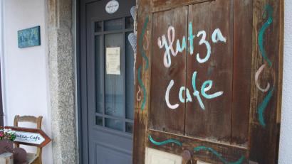 Bild: Thorsten Schreiber
Das Hutza-Café in Falkenberg ist an fünf Tagen in der Woche geöffnet. Gäste müssen vorher reservieren. In der Urlaubszeit gibt es auch eine kleine Karte für Radfahrer oder Wanderer, die spontan vorbeikommen können.