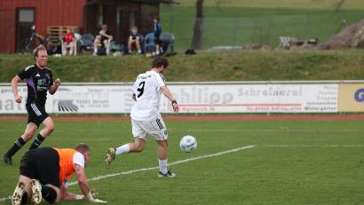 Bild: Dieter Jäschke
Szene aus dem Kreisklassenspiel zwischen dem SV Neusorg und der DJK Ebnath.