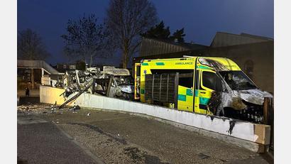 Bild: Pa/PA Wire/dpa
Ein Brandanschlag auf den Rettungsdienst einer jüdischen Gemeinde versetzt London in einen Schockzustand.