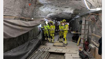 Bild: -/BedrettoLab/ETH Zürich/dpa
Das künstliche Erdbeben soll am Felslabor ausgelöst werden.