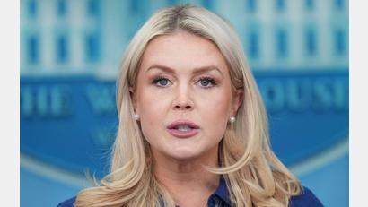 Bild: Alex Brandon/AP/dpa
Leavitt: Angriffe auf Frachter sind kein Verstoß gegen Waffenruhe. (Archivbild)