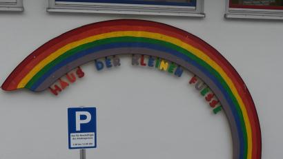 Bild: rn
Zur Sanierung und Erweiterung des "Hauses der kleinen Füße" vergab der Stadtrat Neustadt am Kulm erste Aufträge.