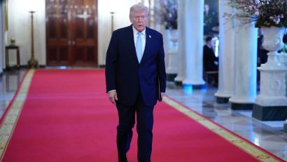 Bild: Julia Demaree Nikhinson/AP/dpa
US-Präsident Donald Trump hat ein Ultimatum an den Iran verlängert.