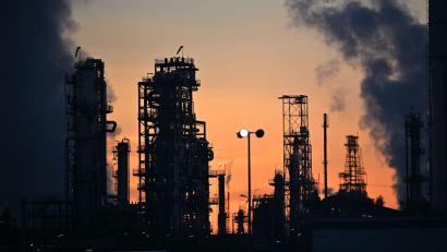 Bild: Katharina Kausche/dpa
Die Kapazitäten der europäischen Raffinerien sollen voll genutzt werden, schreibt die EU-Kommission. (Symbolbild)