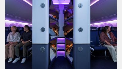 Bild: -/Air New Zealand/dpa
Das „Skynest“ ermöglicht es auch in der Economy-Klasse, auf langen Stecken Schlaf zu finden.