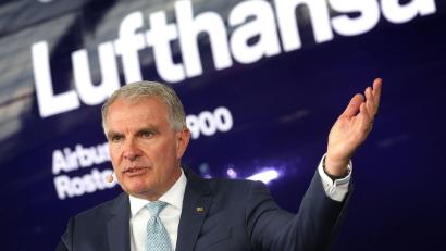 Bild: Karl-Josef Hildenbrand/dpa
Lufthansa-Vorstandschef Carsten Spohr hat große Pläne am Münchner Flughafen.