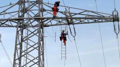 Archivbild: Matthias von Schütz/Bayernwerk
Auch in der Oberpfalz investiert Bayernwerk in den nächsten Jahren Millionen von Euro, um das Netz auszubauen und das regionale Energiesystem weiter zu sichern.