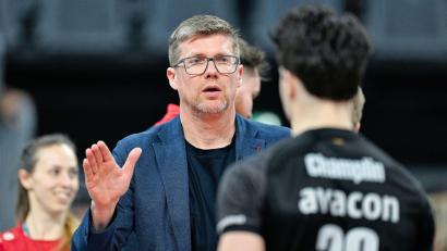 Bild: Uwe Anspach/dpa
Trainer Stefan Hübner und die SVG Lüneburg verloren auch das zweite Finalspiel gegen Piacenza. (Archivbild)