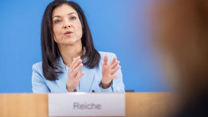 Bild: Michael Kappeler/dpa
Für die deutsche Wirtschaft sieht es nicht gut aus.