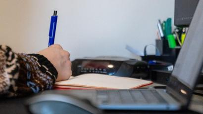 Bild: Katrin Luxenburger/dpa
Viele Arbeitnehmerinnen und Arbeitnehmer arbeiten zumindest zeitweise von zu Hause aus. (Symbolbild)