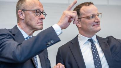 Bild: Michael Kappeler/dpa
Kanzler Merz sieht ein Zeitfenster für wichtige Reformen bis zur Sommerpause.