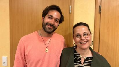 Bild: Modernes Theater Tirschenreuth
Julian Mühlmeier hat den Vorsitz abgegeben, weil er Vater einer kleinen Tochter wurde und im elterlichen Betrieb in Schwarzenbach mehr Aufgaben übernahm. Mit Sandra Zech hat er eine bestens vorbereitete und für das Theater ausgebildete Nachfolgerin gefunden.