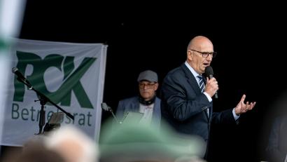 Bild: Fabian Sommer/dpa
Brandenburgs Ministerpräsident Dietmar Woidke (SPD) kritisiert die Ankündigung Russlands, kein Öl mehr aus Kasachstan durch die Pipeline Druschba zur PCK-Raffinerie in Schwedt zu leiten.