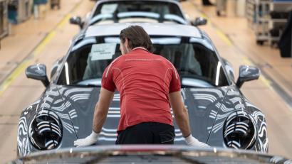 Bild: Marijan Murat/dpa
Die Porsche-Mitarbeiter erhalten für 2025 erstmals seit Jahren keine Sonderzahlung. (Archivbild)