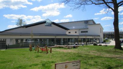 Bild: bnr
Große kommunale Liegenschaften wie die Schule, das Hallenbad oder die Mehrzweckhalle benötigen für den Betrieb eine größere Menge an Energie. Ein kommunales Energiemanagement soll nun dabei helfen, die Vorbräuche zu optimieren und am Ende Energie einzusparen.