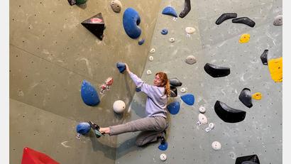 Bild: Michael Bauer/dpa
Bouldern in der Kirche - dafür gibt es bereits Vorbilder in anderen Bundesländern. Nun erhält auch Würzburg eine Boulderhalle in einer Kirche.
