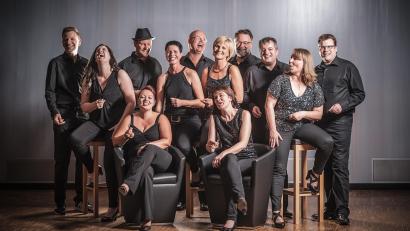 Bild: Andreas Prechtl/exb
Die Sunny Songdays treten im Park der Villa Max auf.