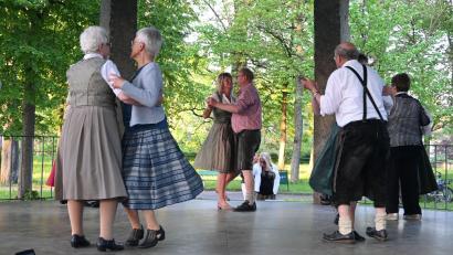 Bild: Simon Hauck, Stadt Amberg 
Am Mittwoch, 29. April, geht's im Amberger Tanzpavillon wieder los. Der Saisonauftakt fällt auf den Welttanztag.