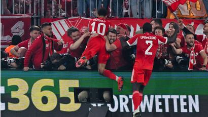 Bild: Sven Hoppe/dpa
Bayern München ist von der UEFA mit einer saftigen Geldstrafe belegt worden. (Archivbild)