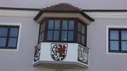 Bild: Konrad Rosner
Die Marktgemeinde Mähring hat den Haushalt 2026 einstimmig befürwortet. Unser Bild zeigt das Rathaus in Großkonreuth.