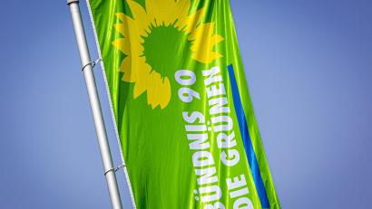 Symbolbild: Moritz Frankenberg, dpa
Der Kreisverband Tirschenreuth von Bündnis 90/Die Grünen und Die Linke Nordoberpfalz verständigten sich darauf, im Kreistag Tirschenreuth künftig enger zu kooperieren.