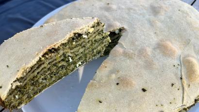Bild: Michael Schiffer
Diese herzhafte Torte hat eine leckere Füllung mit Spinat und Quark.