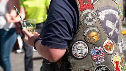 Bild: Daniel Vogl/dpa
Zahlreiche Biker kommen traditionell zum Saisonauftakt nach Kulmbach.