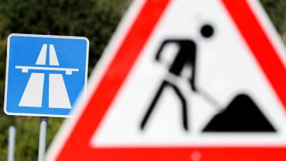 Bild: Jan Woitas/dpa-Zentralbild/dpa
Die Autobahn ist für die Erneuerung des Fahrbahnbelags gesperrt. (Symbolbild)