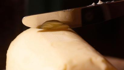 Bild: Fernando Gutierrez-Juarez/dpa
Der Butterpreis schwankt, nun wieder zugunsten der Verbraucher. (Illustration)