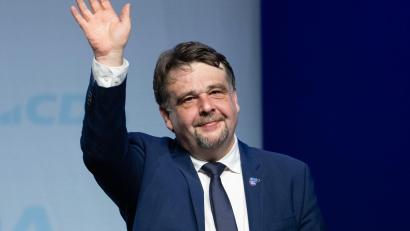 Bild: Florian Wiegand/dpa
Dennis Radtke mahnte auf der CDA-Tagung an, die CDU müsse auf „schwarzmalerische Rhetorik“ verzichten und eine positive Zukunft betonen.