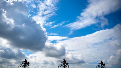 Bild: Sina Schuldt/dpa
Heiter bis wolkig zeigt sich das Wetter in Deutschland zur neuen Woche. (Symbolbild)