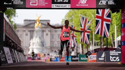 Bild: John Walton/PA Wire/dpa
Sabastian Sawe lief überraschend einen Marathon-Weltrekord in London.