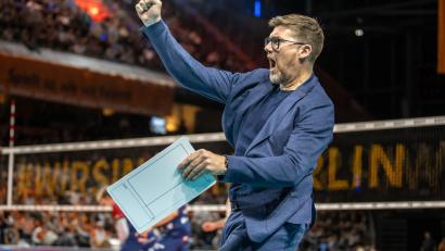Bild: Andreas Gora/dpa
Gilt als bester Trainer Deutschlands: Lüneburg-Coach Stefan Hübner. (Archivbild)