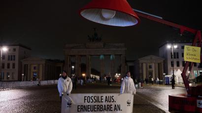 Bild: Annette Riedl/dpa
"Earth Hour" in Berlin