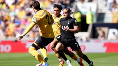 Bild: Martin Rickett/PA Wire/dpa
Xavi Simons (r) fällt für die WM aus.