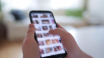 Symbolbild: Marcus Brandt/dpa
Fälle von sexualisierten Deepfakes – per künstlicher Intelligenz erstellte Bilder mit den Gesichtern echter Menschen – gibt es auch in der nördlichen Oberpfalz.