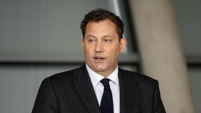 Bild: Fabian Sommer/dpa
Finanzminister Klingbeil will die Regeln zur Selbstanzeige verschärfen.