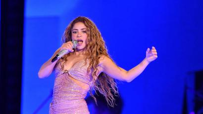 Bild: Imagespace/imageSPACE via ZUMA Press Wire/dpa
Die kolumbianische Sängerin Shakira tritt am Samstag am legendären Copacabana-Strand auf. (Archivbild)